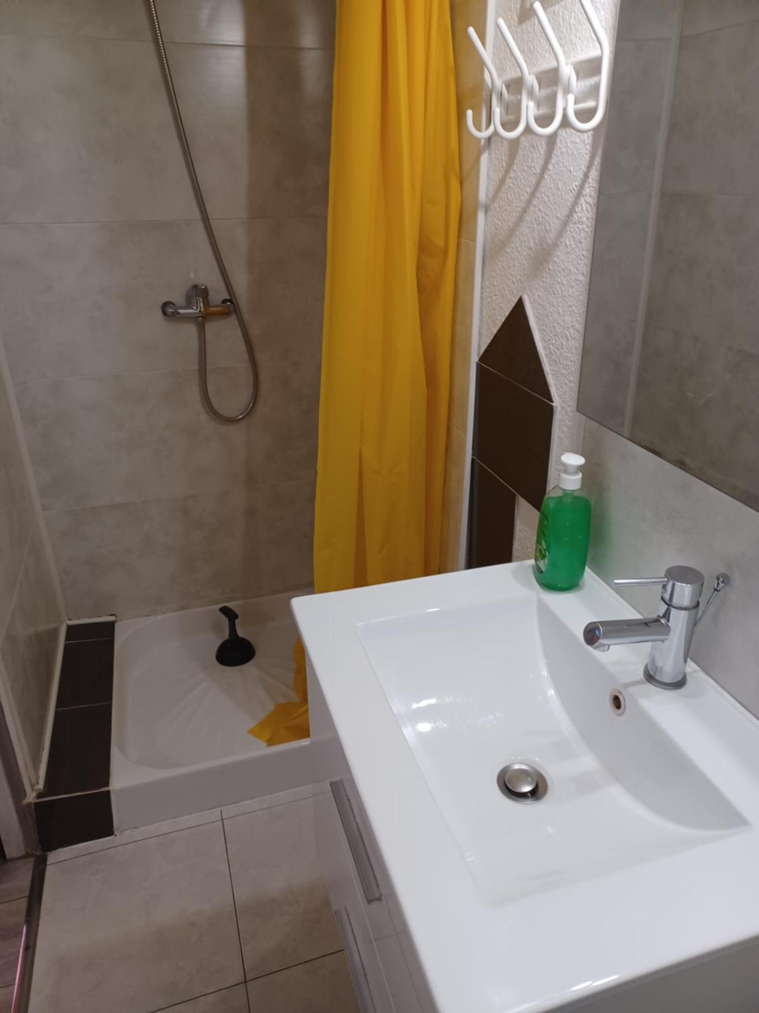 4 Rue Mercier Sete Exterior photo